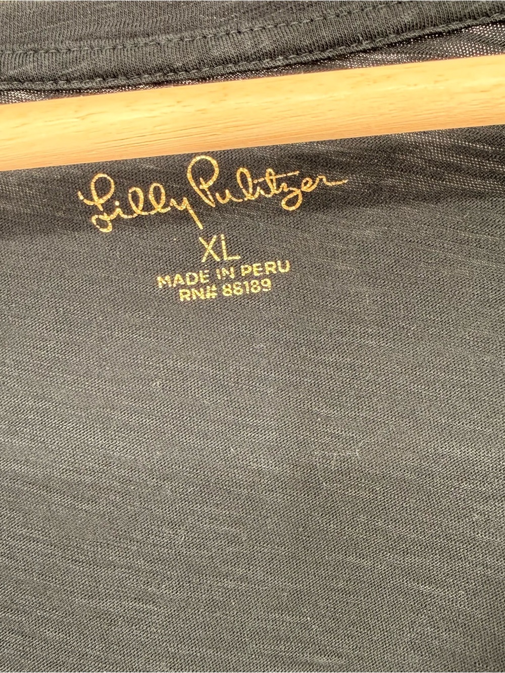Lilly Pulitzer Women's Black V-Neck Tee Size XL - Picture 3 of 5